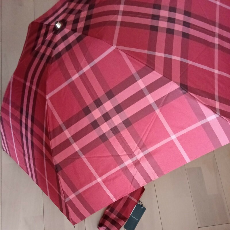 【新品】BURBERRYバーバリー折り畳み傘・赤チェック柄・雨傘・タグ付き・レディース・日本製