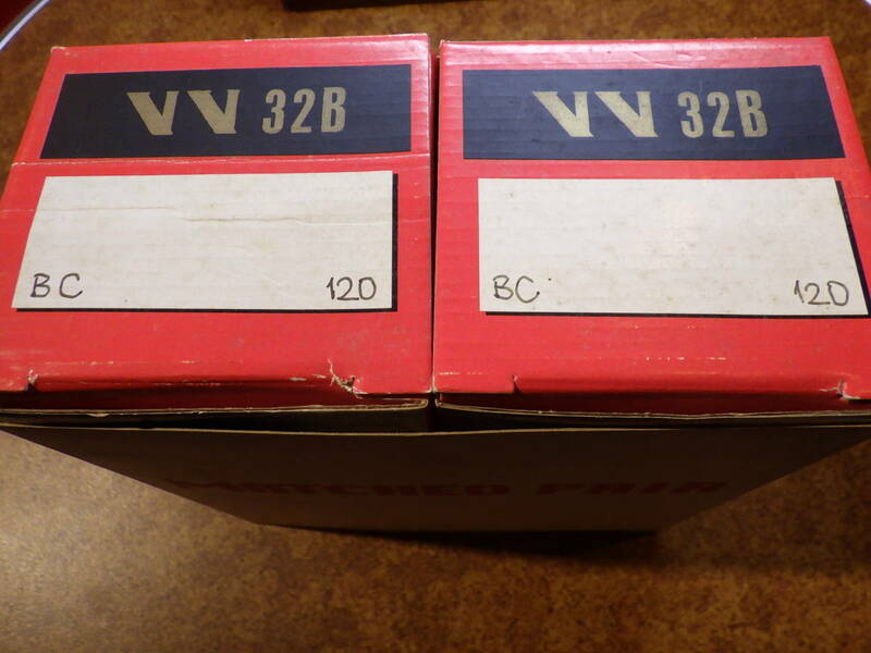 　VV32Bの2本セット。。