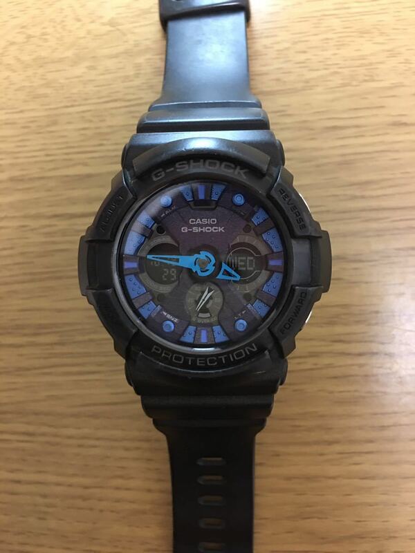 CASIO G-SHOCK アナデジ腕時計 　GA-200SH-2AJF　メタリックカラーズ シリーズ