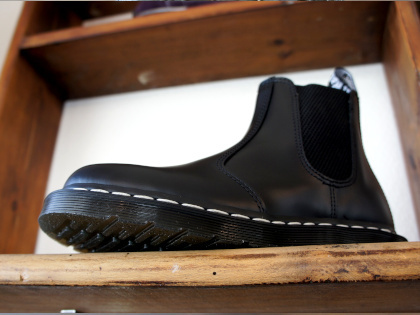 ★ 24cm（UK5）★ Dr.Martens ドクターマーチン 2976 チェルシーブーツ 26257001 白ステッチ ブーツ サイドゴア (新品)(即決)(正規品)