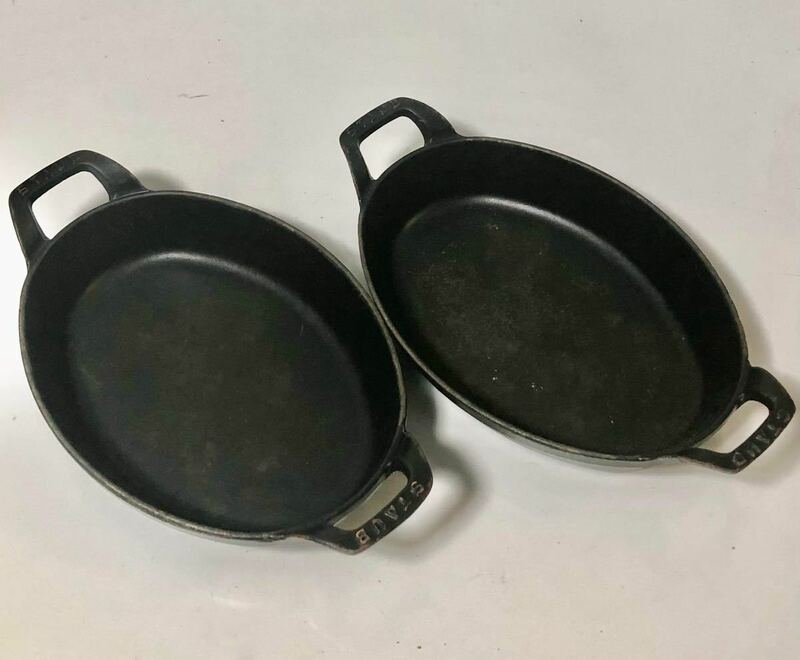 SALE ★★おすすめ★★MADE IN FRANCE STAUB BLACK OVAL PLATES 24cm ストウブ オーバル スタッカブル ディッシュ 24cm 2点セット中古です 