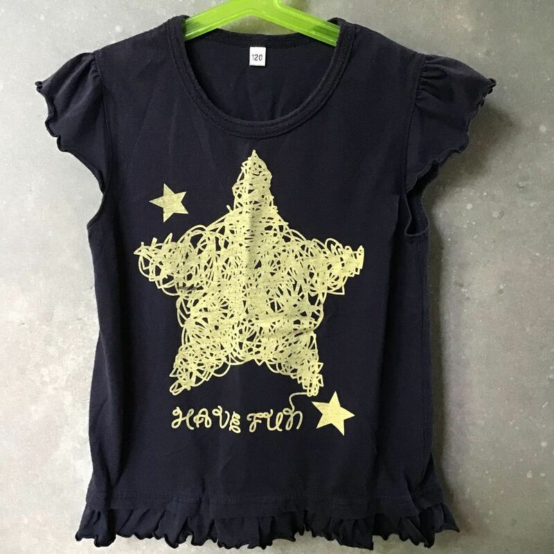 used 子供服「 紺色 袖フリル 半袖 Tシャツ 120cm 」 色褪せあり / 星柄　夏服　元気な女の子にかわいいTシャツ