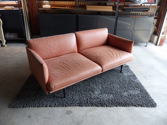 北欧 Muuto（ムート）OUTLINE SOFA アウトラインソファ（2シーター・2P） リファインレザー　105万円