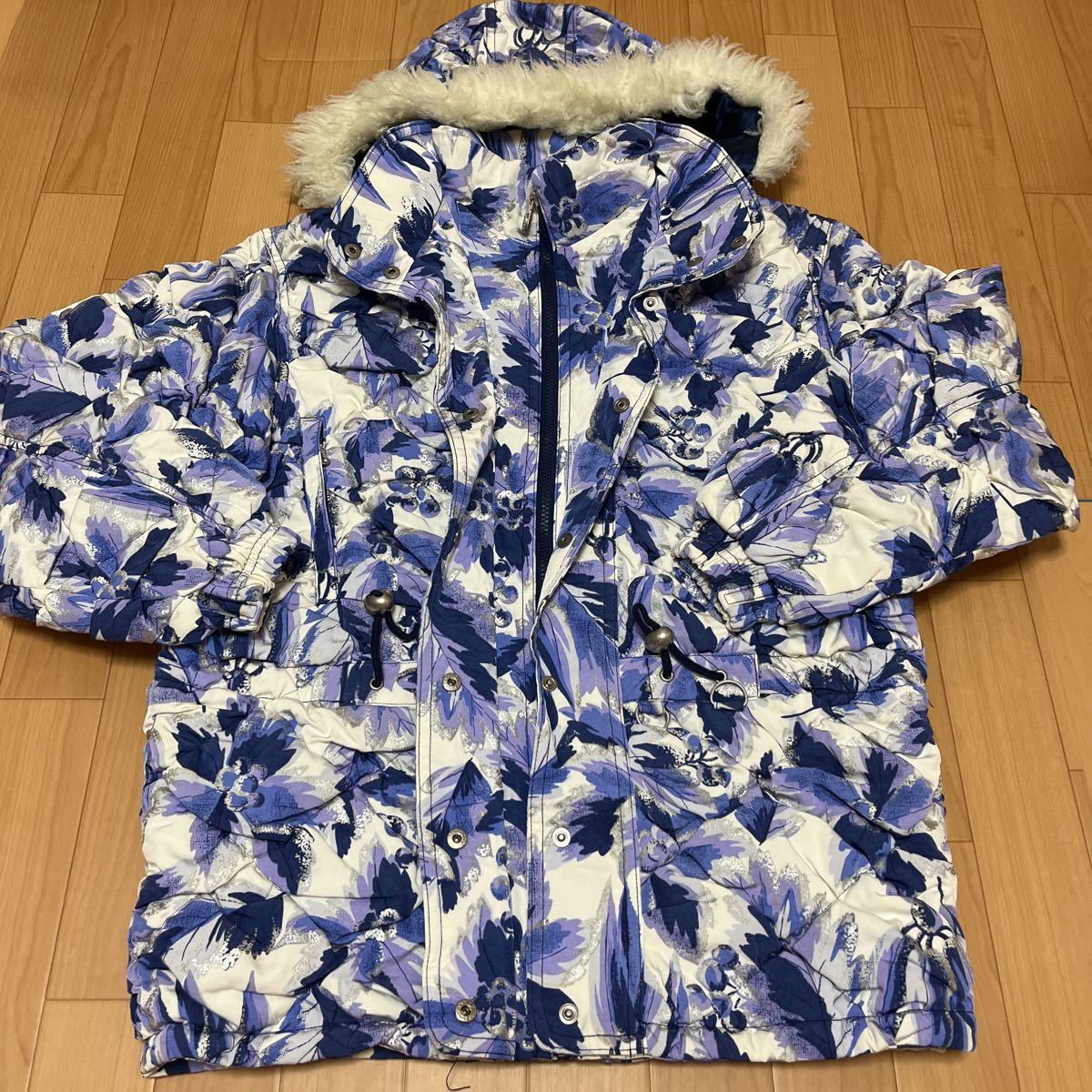 美品　クレージュ　スキーウェア サイズ9号　レディース