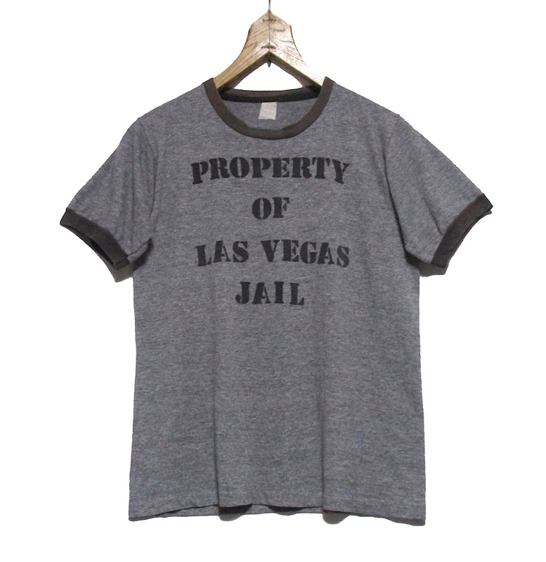 70s Vintage MADE IN USA 古着　PROPERTY OF LAS VEGAS JAIL 囚人 ステンシル プリント リンガー トリム Tシャツ　S〜Mサイズ程度 USA製
