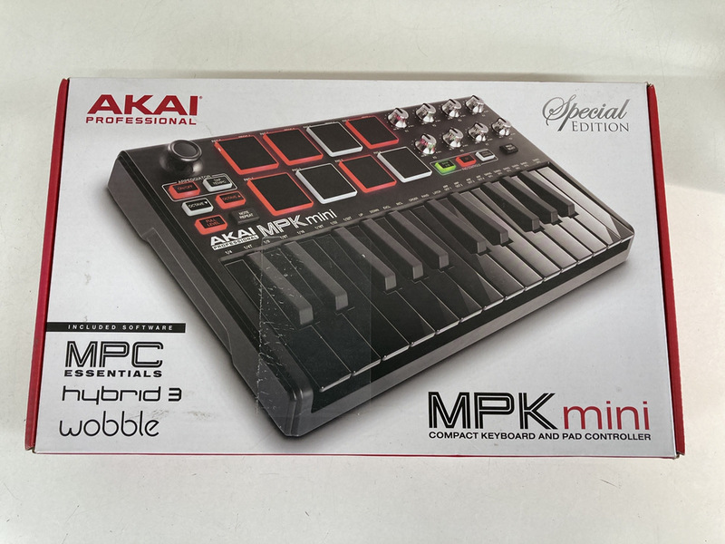 新品未開封　AKAI Professional USB MIDIキーボードコントローラー 8パッド MPK Mini MK2 ブラック