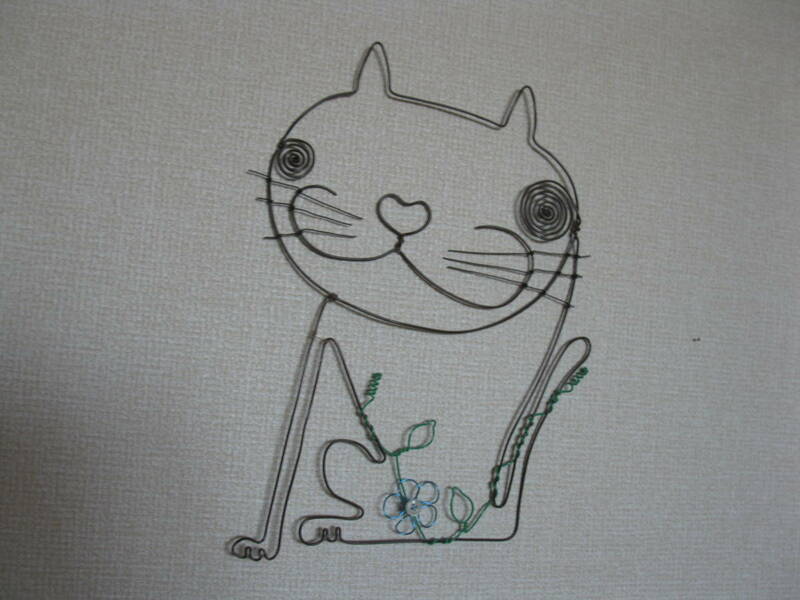 猫　お座り猫　ワイヤーアート　ワイヤークラフト　針金細工　ハンドメイド　壁飾り