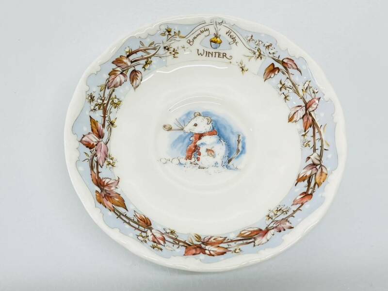 Royal Doulton　ロイヤルドルトン　WINTER　ウィンター　ソーサーのみ