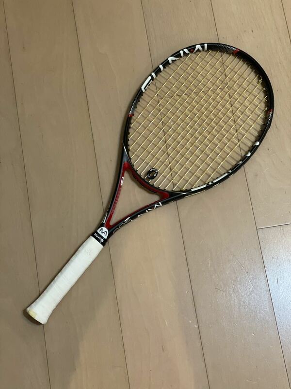 美品 MANTIS テニスラケット 300 G3:4 3/8 ガット：ルキシロン 4G 125 硬式 マンティス