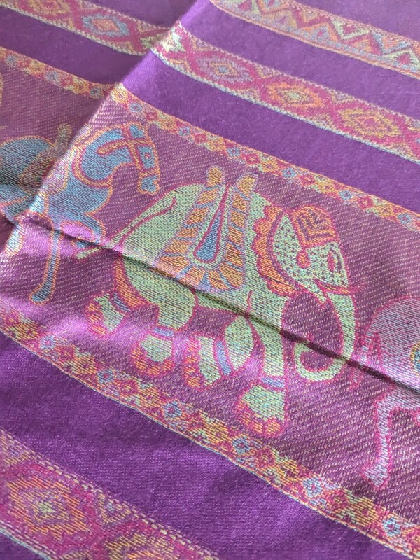 インド刺繍 カシミール地方産 シルク＆ウール＆コットン混合 ストール 象 新品未使用 インド製 カシミヤ 民族衣装 ペイズリー 良い肌触り
