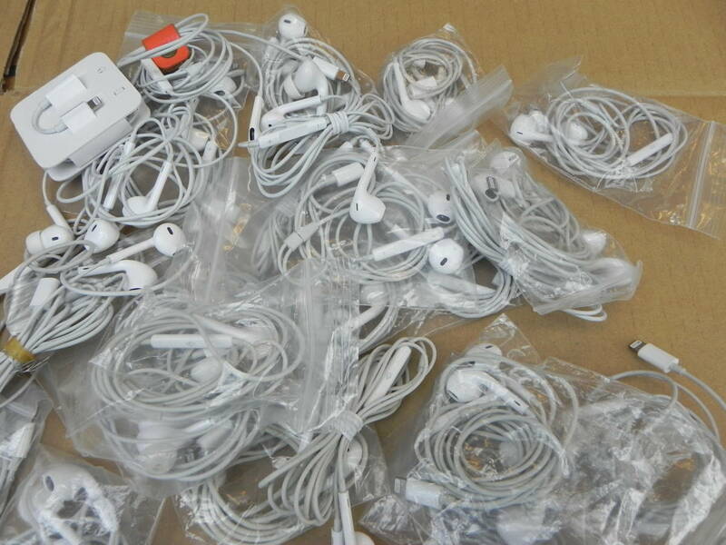 中古★iPhone Apple EarPods with Lightning Connector アップル イヤホン イヤフォン 　 28点セット