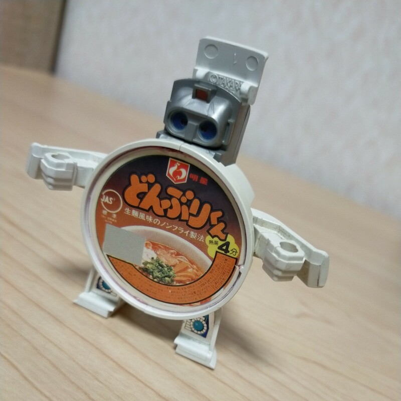 送料無料　テレコマ戦士　どんぶりくん　プラモデル　フィギュア　ロボット　昭和レトロ　カップ麺　現状品