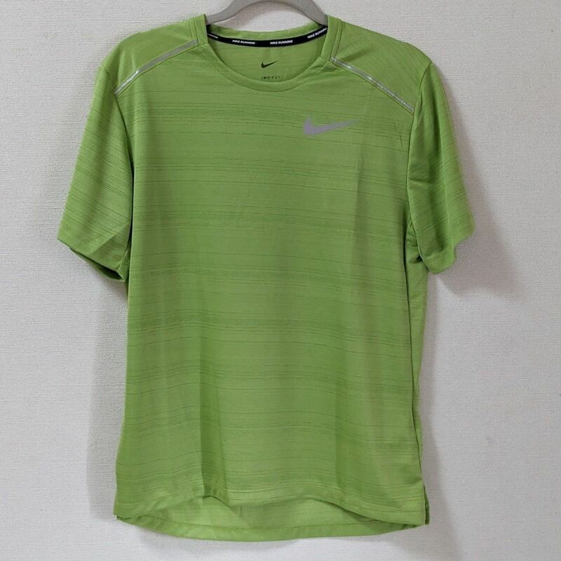 新品未使用 M ショートスリーブ ランニングトップ ナイキ Dri-FIT マイラー 緑 Tシャツ 半袖 マラソン トレーニング