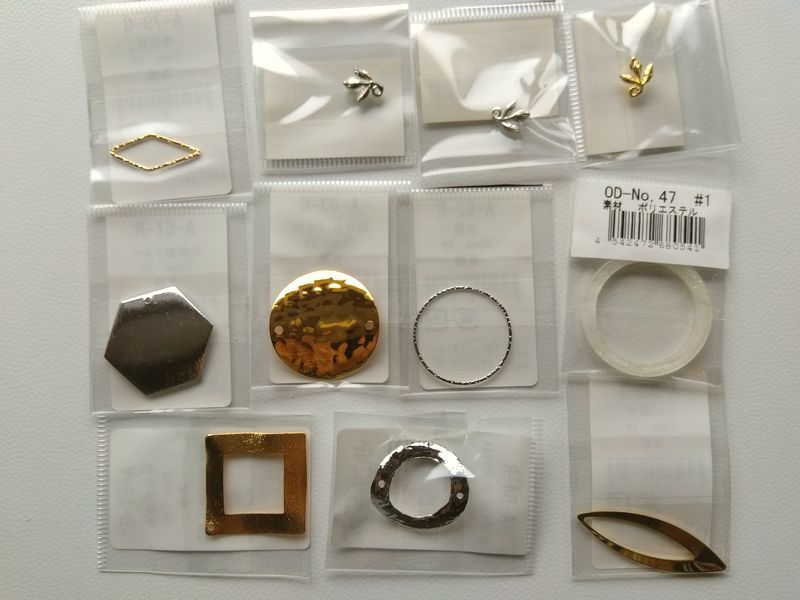  手芸用品お51■槌目プレートピアスチャーム金属メタルパーツ他色々セット■ビーズ・アクセサリーハンドメイドパーツ材料