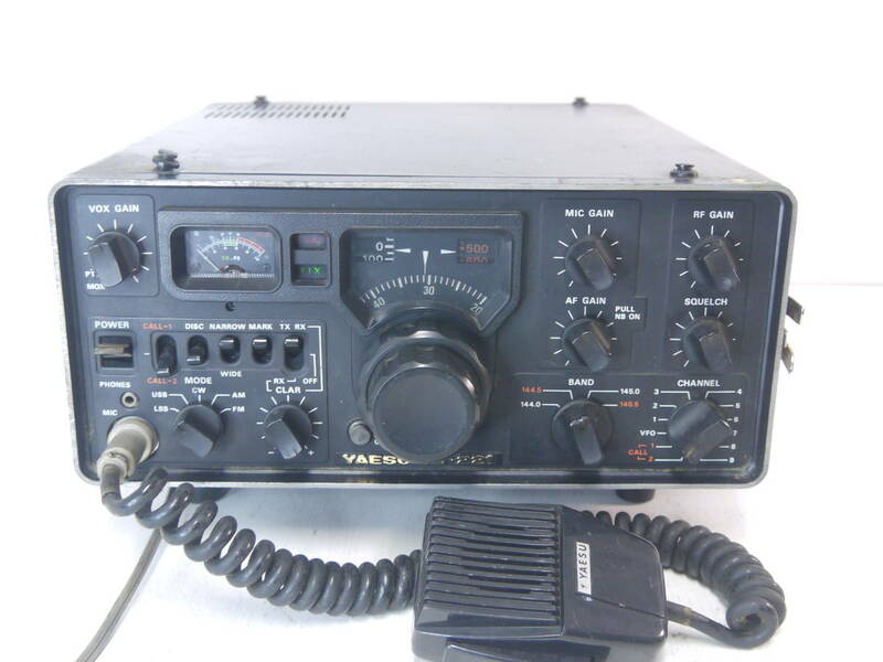 78 YAESU FT-221 ヤエス トランシーバー マイク付 八重洲 アマチュア無線 通電確認済