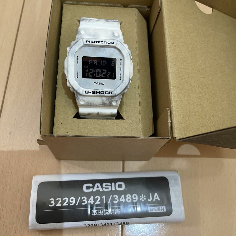 送料無料　未使用　CASIO カシオ 海外モデル　G-SHOCK Gショック DW-5600GC 腕時計 スノー カモフラージュ 多機能 デジタル