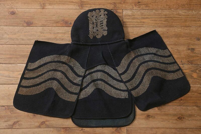 R-041149　アンティーク雑貨　明治期　古い刺子頭巾(刺し子袢纏)(R-041149)