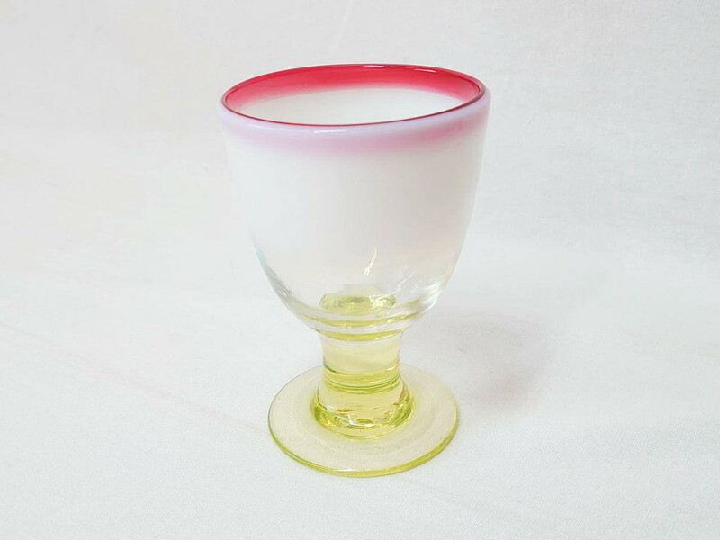 R-070957　明治～大正期　当時物　棗型(なつめ形)　おしゃれな雰囲気溢れる三色氷コップ(ウランガラス、グラス、和ガラス、乳白ぼかし)
