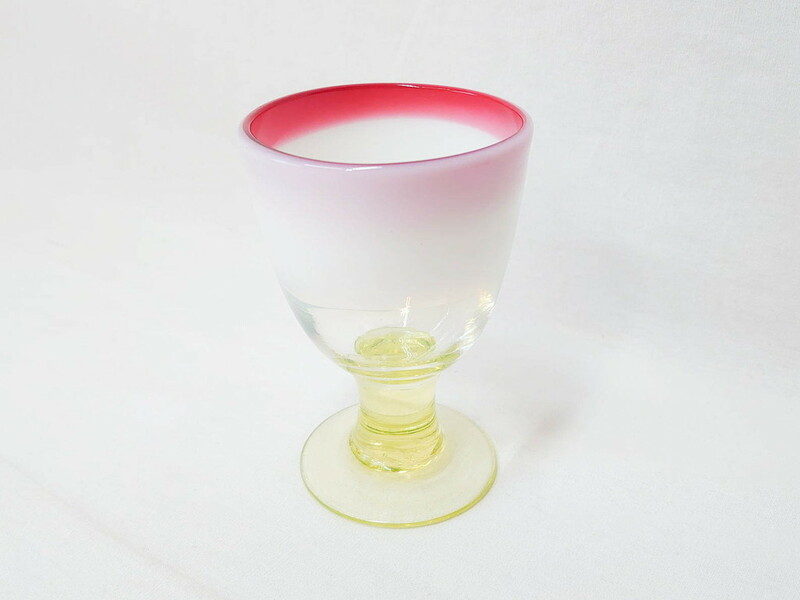 R-070960　明治～大正期　当時物　棗型(なつめ形)　おしゃれな雰囲気溢れる三色氷コップ(ウランガラス、グラス、和ガラス、乳白ぼかし)
