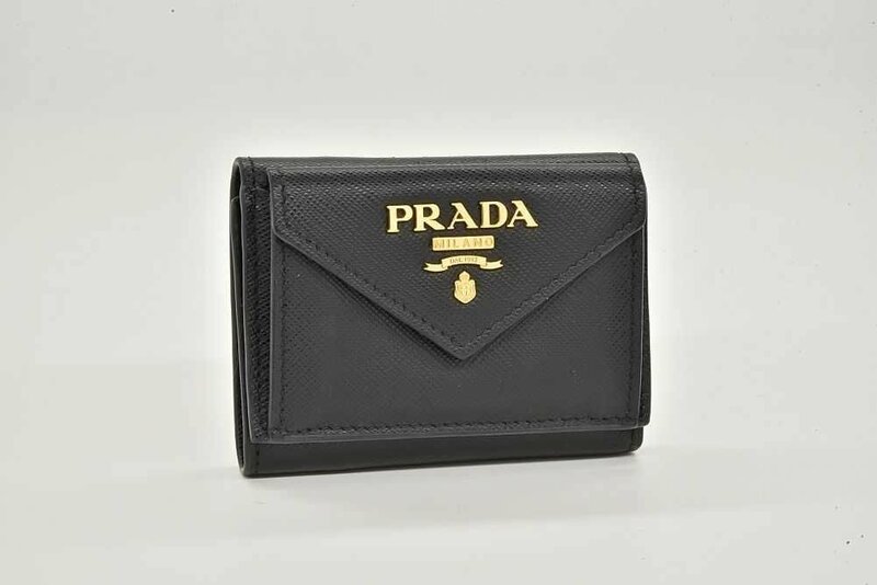 プラダ サフィアーノ PRADAロゴ 三つ折り財布 ブラック 1MH021