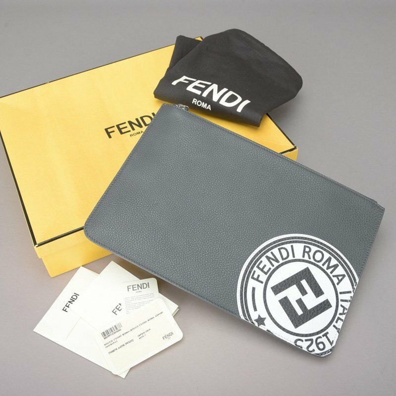 新品 FENDI フェンディ FFロゴ スタンプ クラッチバッグ ドキュメントケース ローマンレザー グレー 白 7N0078 未使用 鞄 ■c.f/a.e