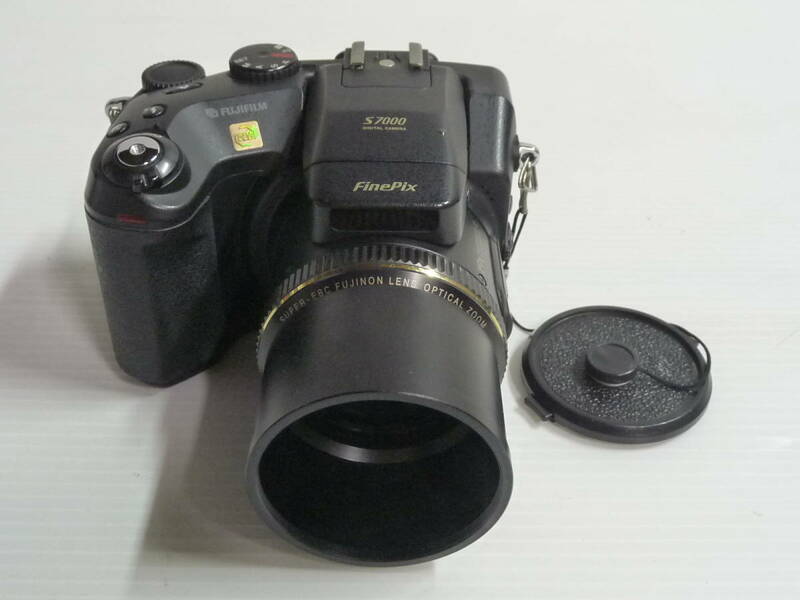 FUJIFILM 富士フイルム FinePix S7000 単三電池式 デジカメ デジタルカメラ