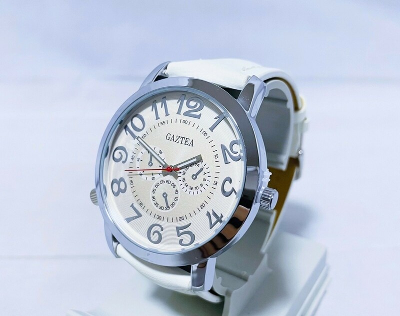 【新品 未使用品】GAZTEA 腕時計 ホワイト/ベージュ AM10-SVWH 送料無料