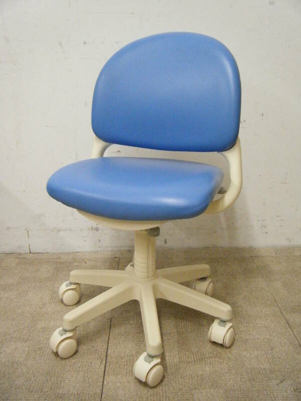 《中古品》コイズミ ファニテック ベストフィットチェア 学習椅子 ★CDY-266PB パッションブルー
