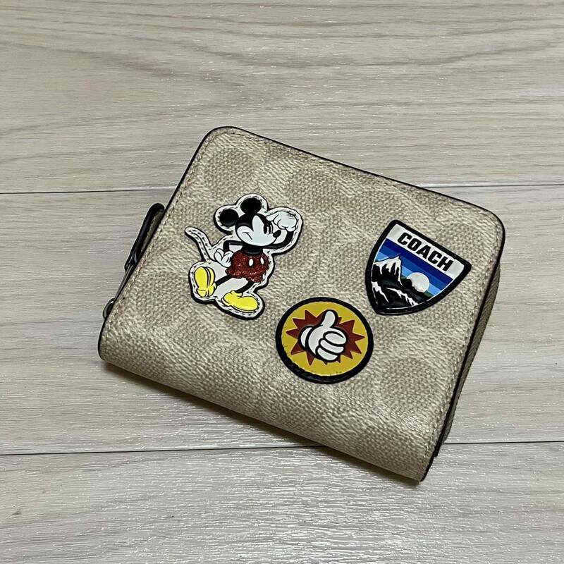 COACH Disney ビルフォールド ミッキー ミニウォレット シグネチャー ワッペン