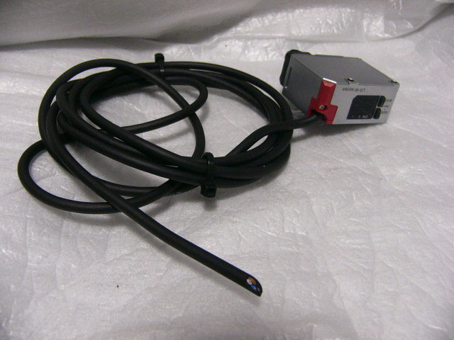 ★動作保証美品★ Keyence LR-WF10 アンプ内蔵ファイバ型レーザセンサ 複数有