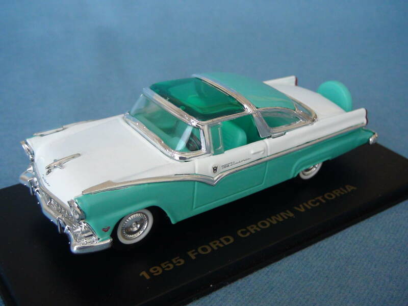 ロードレジェンド1/43フォードクラウン・ビクトリア2ドアグラストップ1955年型白/ペパーミントカラー・美品/箱付