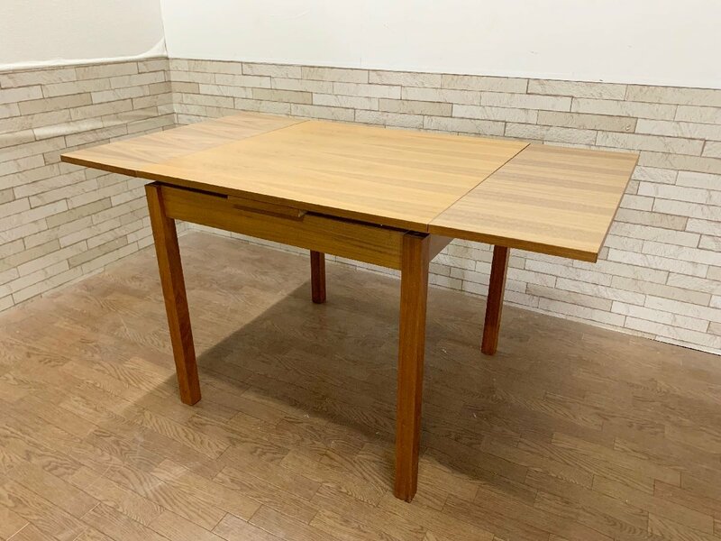 アクタス ACTUS 伸縮式 エクステンション ダイニングテーブル 食卓机 デンマーク 北欧スタイル ウォールナット シンプル 木製 幅80cm/140cm