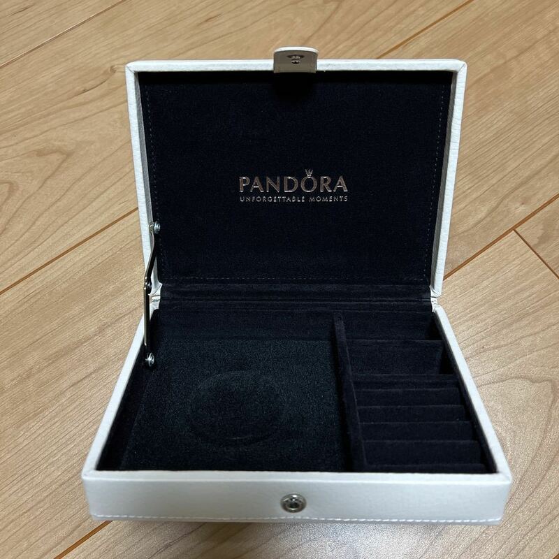 PANDORA ジュエリーボックス　数年経過未使用品
