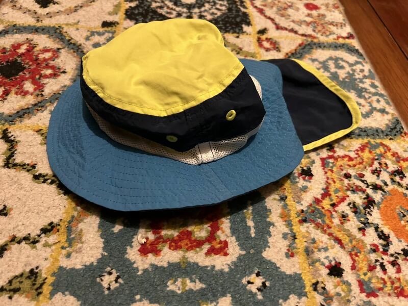 西松屋　日焼け付き帽子　48cm