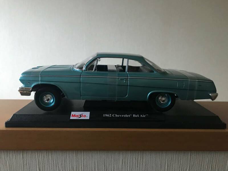 希少 レア Maisto マイスト 1:18 6+ 1962 Chevrolet Bel Air 水色