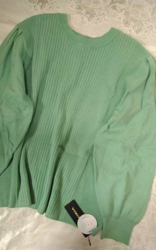 ☆感謝祭☆GALLORLA ☆とってもお洒落な後ろにパール風アクセ付きミントグリーン色長袖セーターです(o^―^o)サイズＬ☆新品未使用品☆