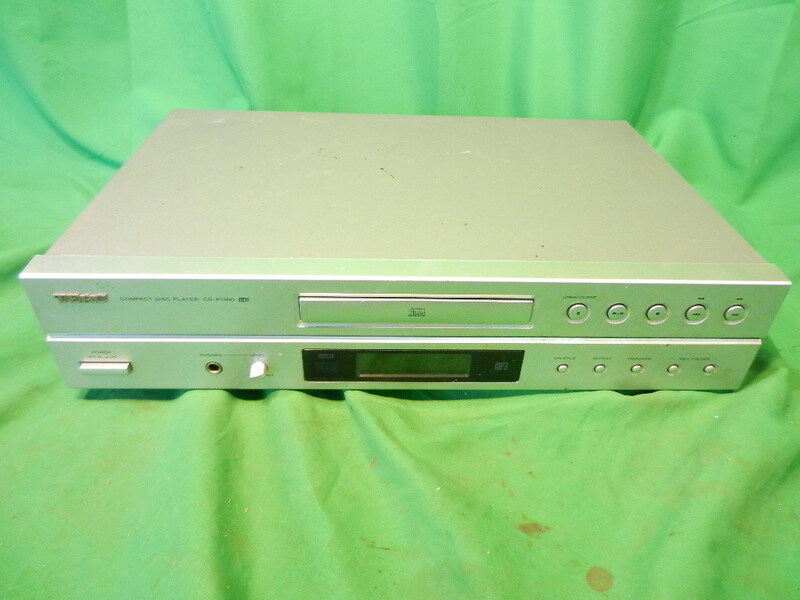 MN231002-010D10 TEAC P1260 CDプレイヤー 動作確認済み MP3ファイル再生可能 音響機器 AV 民生機器 中古