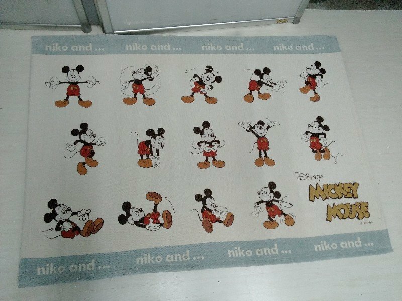 niko and ニコアンド ミッキーマウス ラグ 絨毯 カーペット インテリア 90周年 約920×1270 ディズニー DISNEY Mickey Mouse