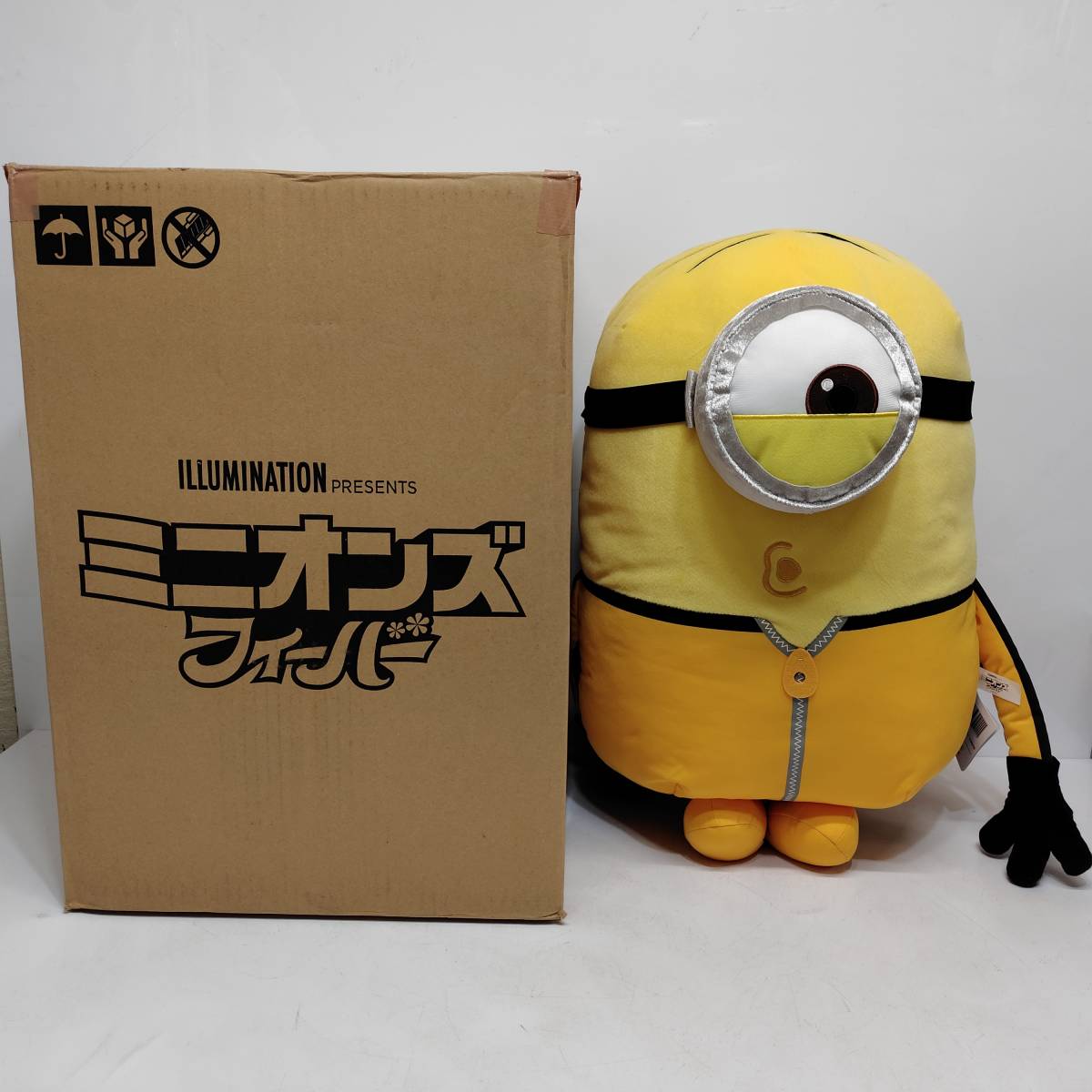 ●美品 ミニオンズ フィーバー スチュアート 等身大ぬいぐるみ 全長約60cm ILUMINATION PRESENTS B775