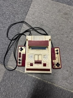 FAMILYCOMPUTER ファミリーコンピュータ 任天堂（株）