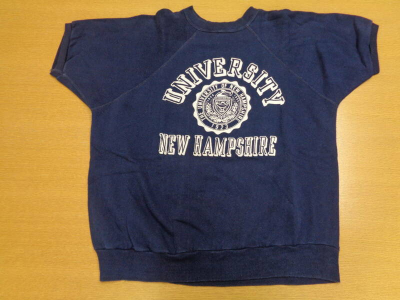 激レア！ 60s UNKNOWN University of New Hampshire VINTAGE SWEAT フロッキープリント 大学ものラグランスウェット SIZE LARGE? NAVY