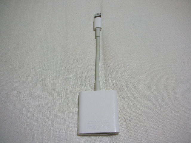 ◆中古品 Apple SDカードカメラリーダー A1441◆