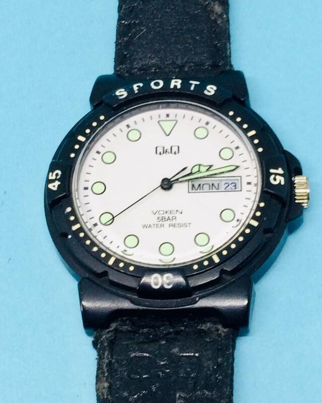 (Z45)CITIZEN(*'▽')シチズンVOKENディディト（電池交換済み）ブラックメンズスポーツウォッチUSED（送料全国一律185円）素敵な時計です。