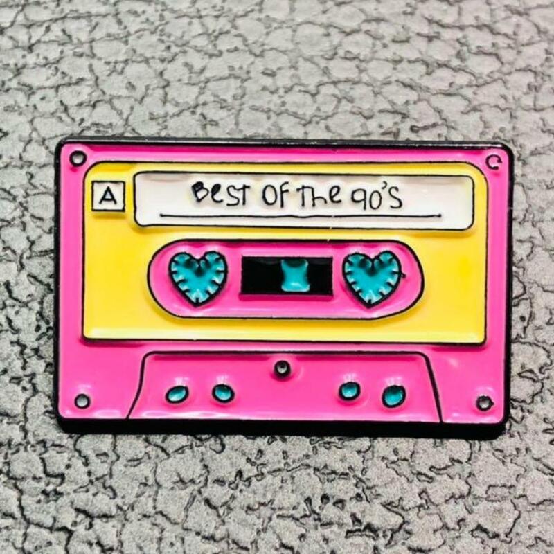 カセットテープ　レトロ　ピンバッジ　平成　Best of the 90'S