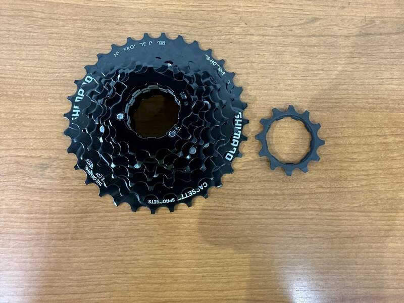 【未使用品】SHIMANO シマノ CS-HG200-8 12-32T　8Sカセットスプロケット