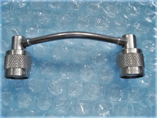 B0007　高周波の接続ケーブル　両端のコネクタはＴＮＣ？　機器より取り外し品　動作未確認　ジャンク　1本