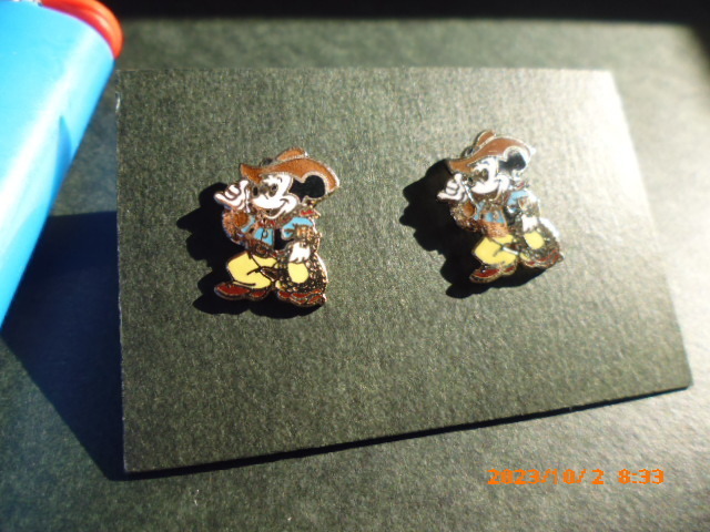 Disney 1970年代　ミッキーマウス　Mickey Mouse カウボーイ　ピアス Cowboy Pierce Earrings　送料無料 未使用