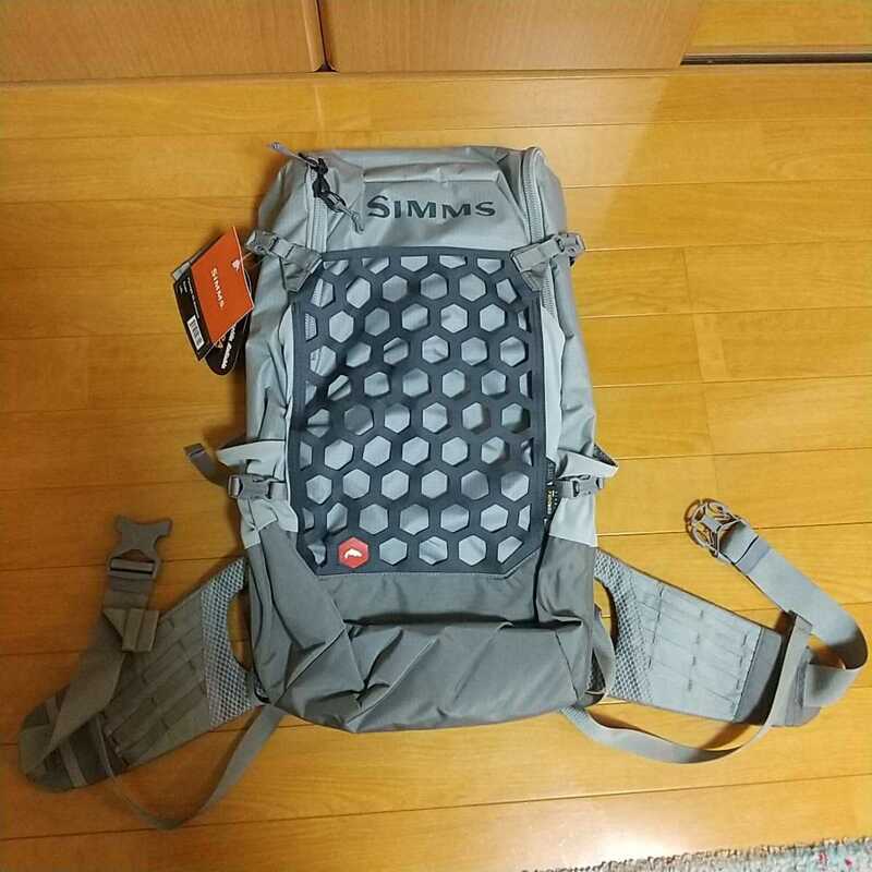 Simms Flyweight 30L Fishing Backpack フライウェイト バックパック Cinder L/XL