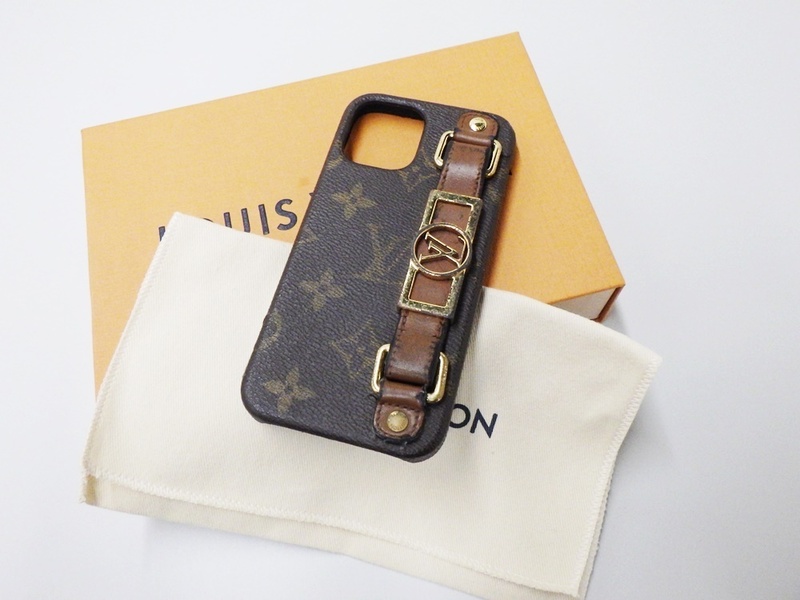 B23-8 LOUIS VUITTON ルイヴィトン M69782 バンパードーフィーヌ iPhone12 12Pro用ケース モノグラム スマホ スマートフォンケース 中古