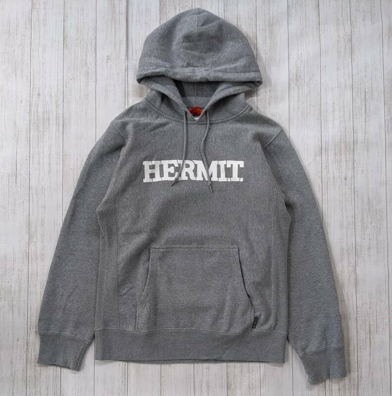 HERMIT/ハーミット/BASIC LOGO HOODIE/ベーシックロゴフーディー/プルオーバーパーカー/袖H刺繍ワッペン